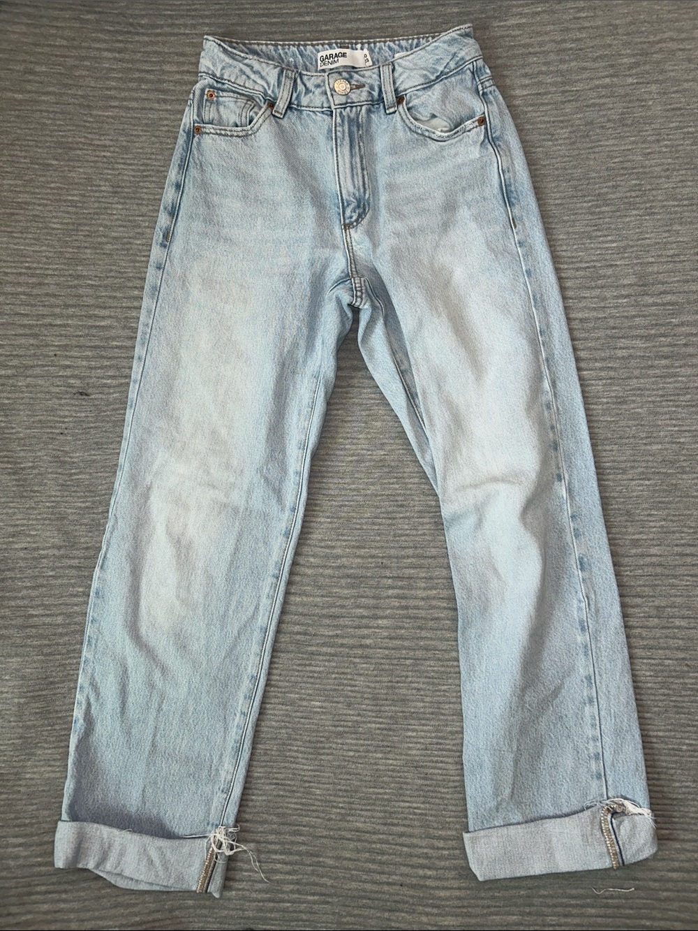 Garage 90’s Straight Jeans in Light Blue Denim
